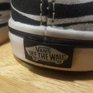 NWOB / VANS OFF THE WALL zebra shoes